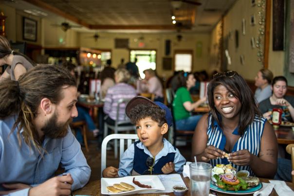 Family eating brunch