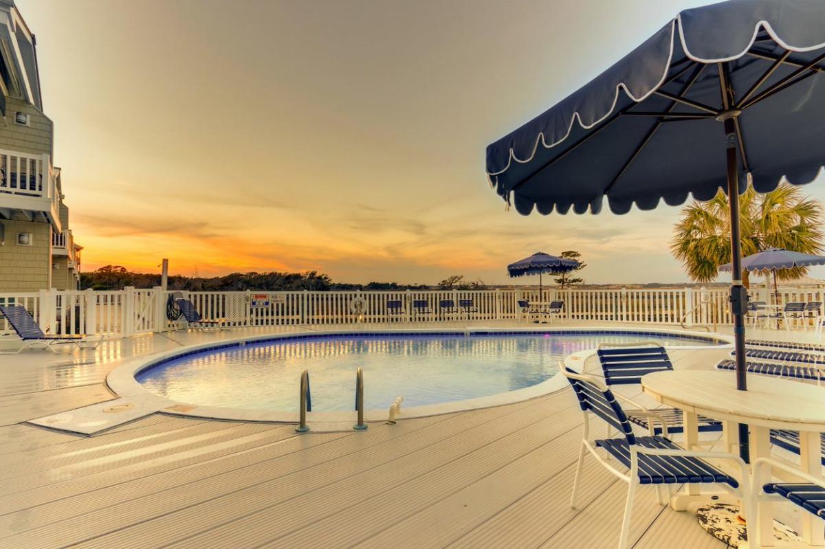 Palm Suites Pool