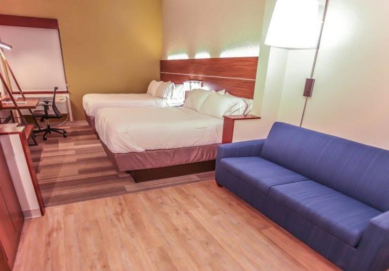Double Queen Guest Suite