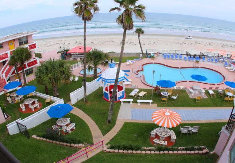 Picturesque, OceanFront Heated Pool