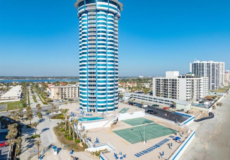 Properties with Great Amenities (Peck Plaza)