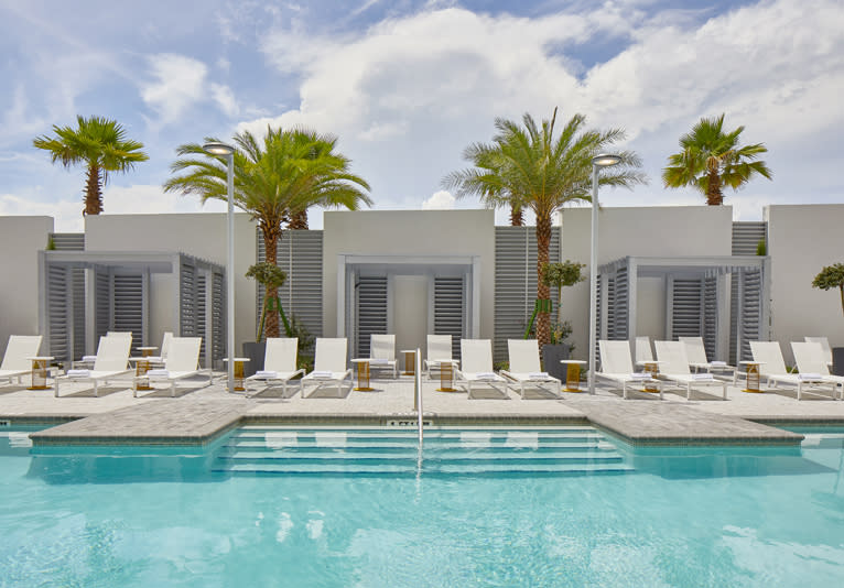 DAYTONA pool