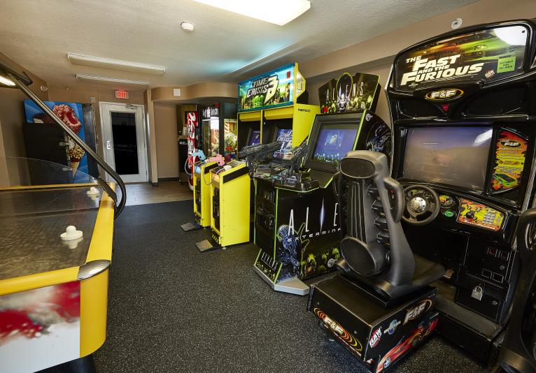 Holiday Inn Resort Daytona Beach Game Room