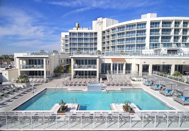 Hard Rock pool and hotel
