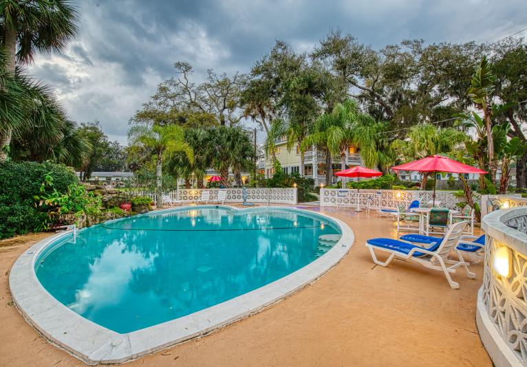 River Lily Inn Bed & Breakfast