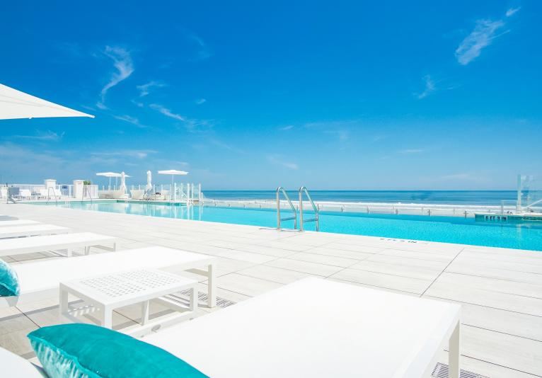 Daytona Grande Infinity Pool