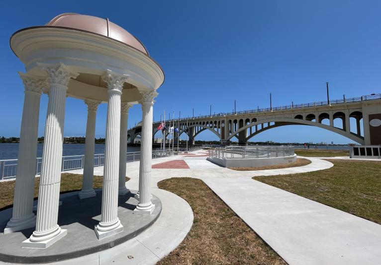 Veterans Memorial Plaza