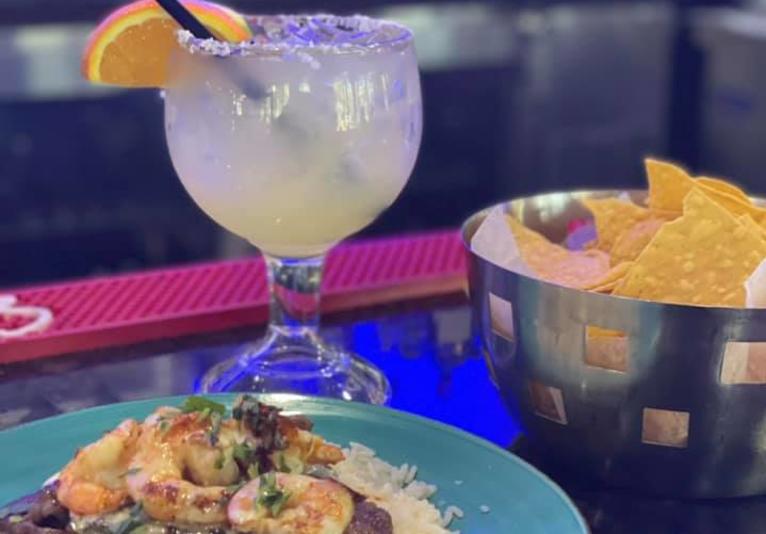 margarita and food