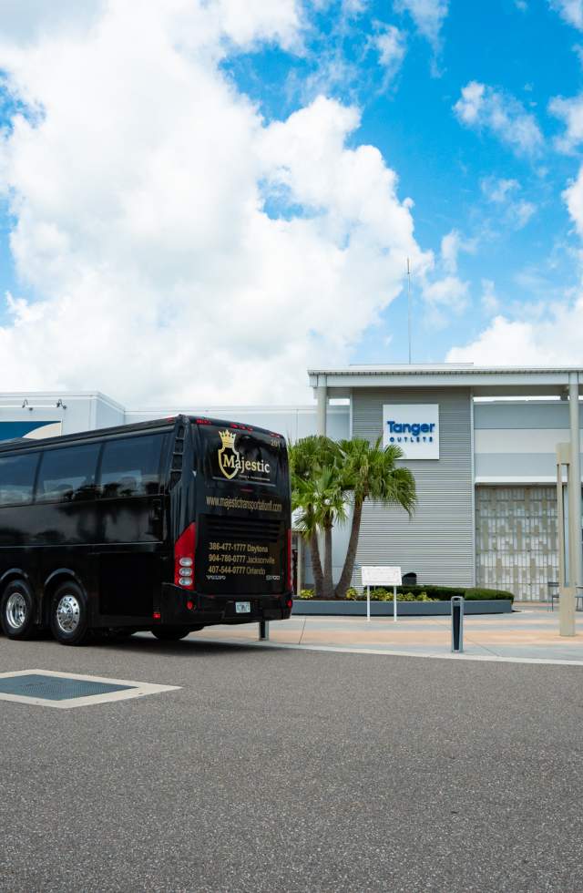 Tour Bus at Tanger Daytona Beach