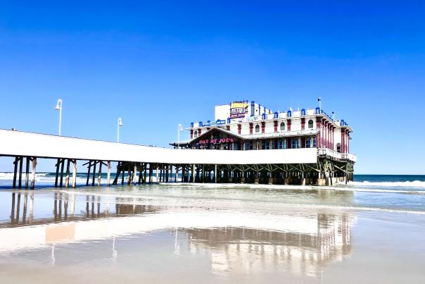 Joe’s Crab Shack at the end of the boardwalk
