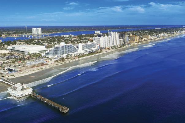 Hilton Daytona Beach Oceanfront Resort is a beachfront hotel in Daytona Beach.