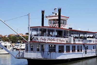 Lady Dolphin Boat from Dine and Cruise in Daytona