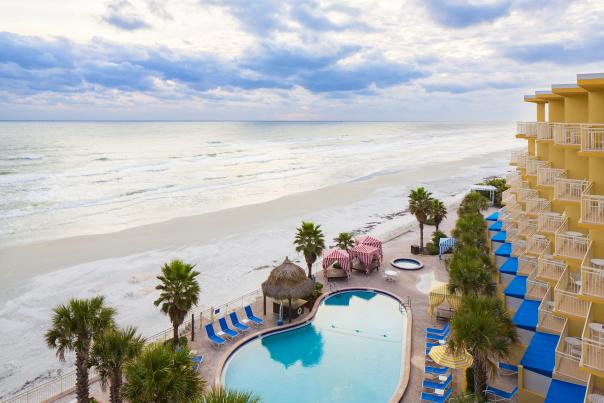 An inviting view of the Daytona Beach Shores' coastline