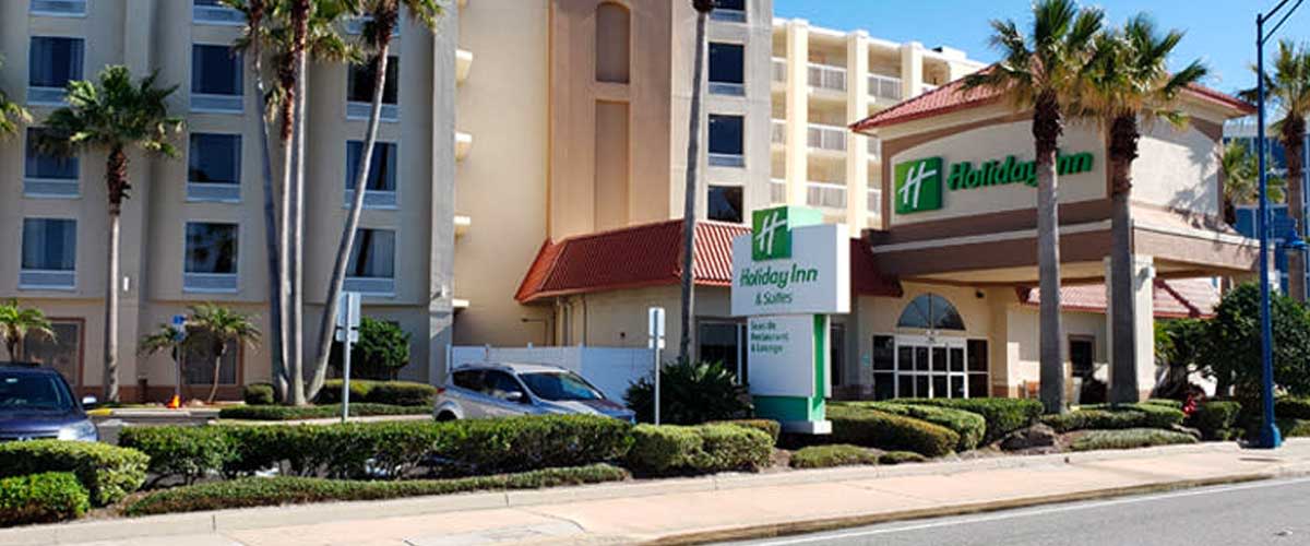Holiday Inn & Suites