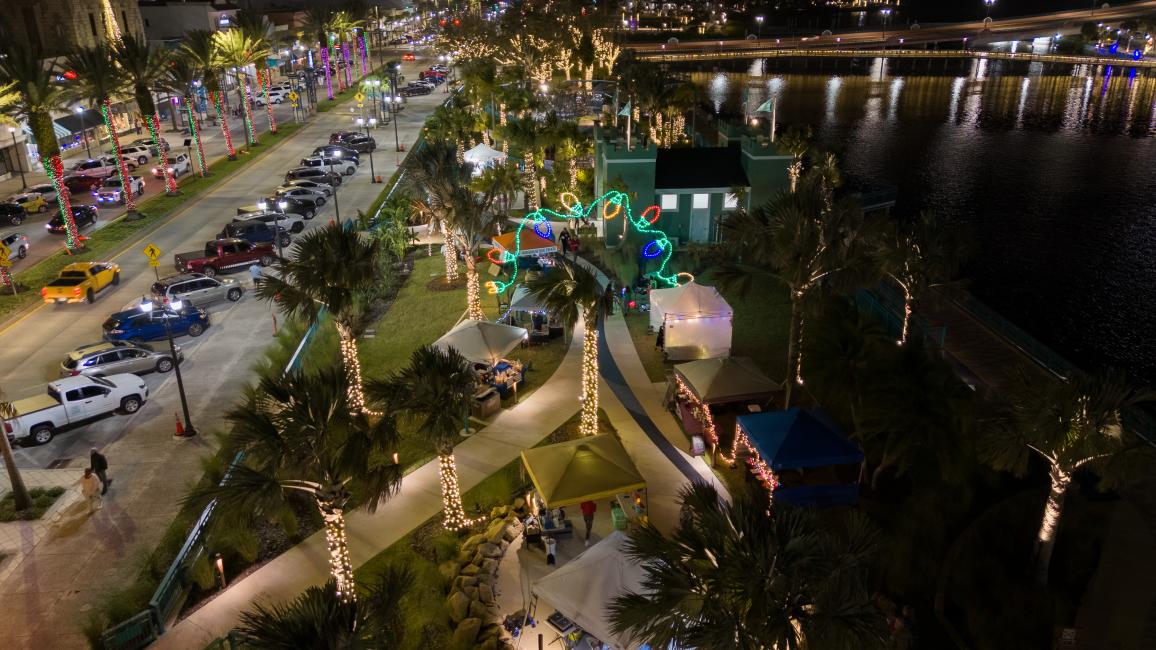 Riverfront Esplanade - December to Remember