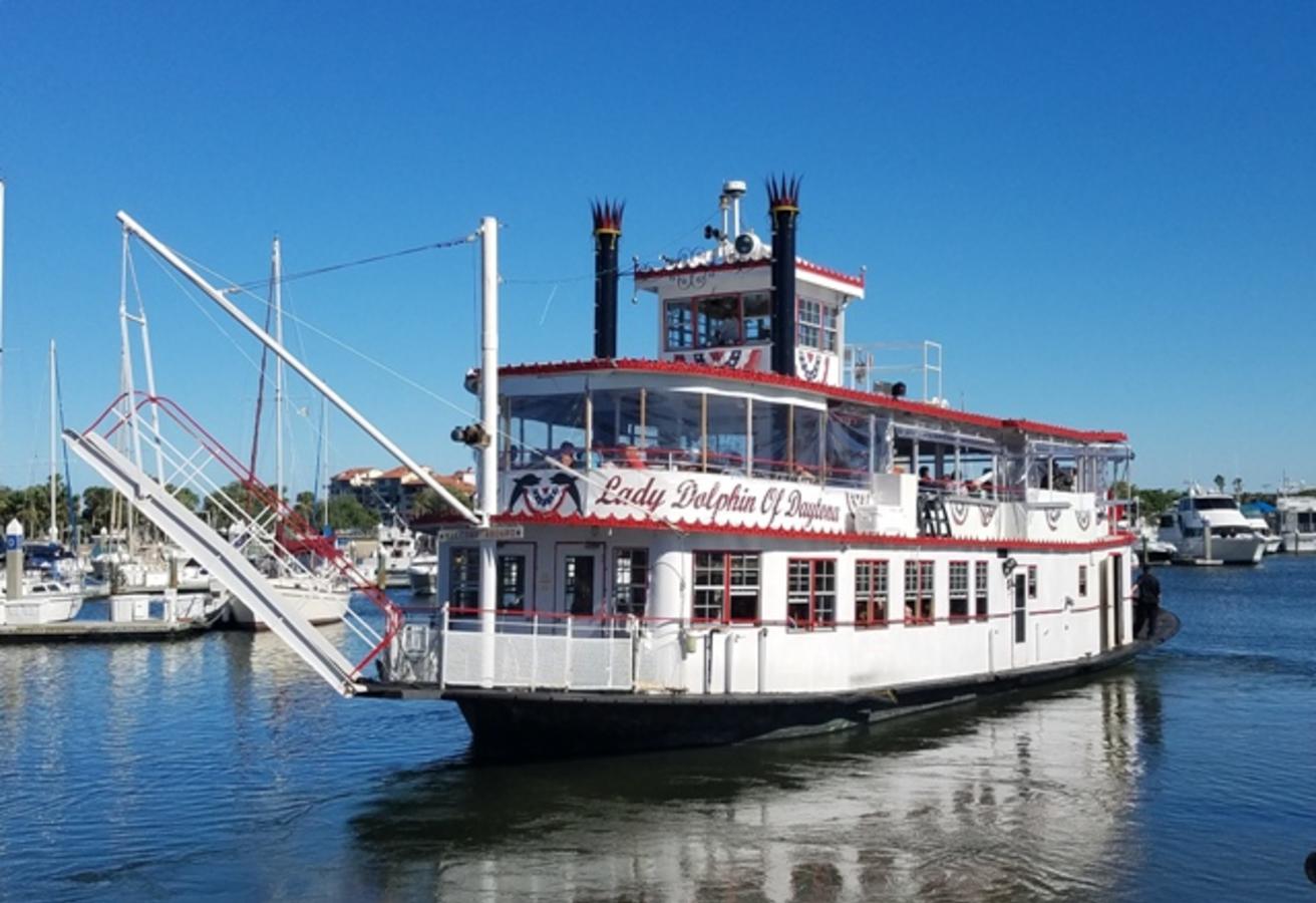 Dine and Cruise