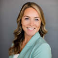Tessa Simons Headshot - 2023