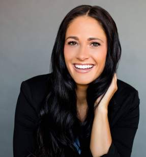 Bailee Arnburg Headshot - 2023