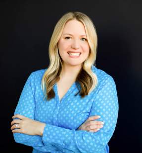 Laura McNichols Headshot - 2023