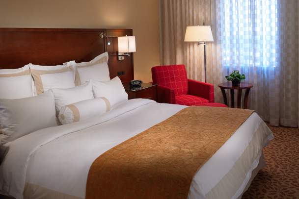 Des Moines Marriott Downtown Guestroom