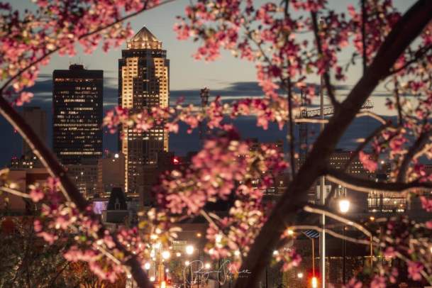 Catch Des Moines - Downtown Des Moines by @mott_shots