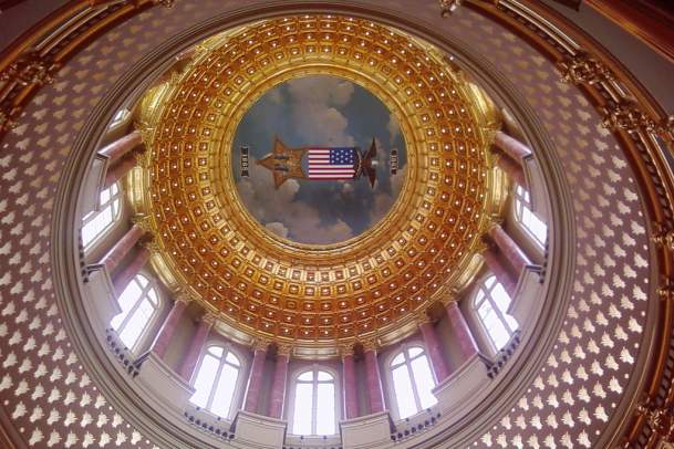 Catch Des Moines - Iowa State Capitol