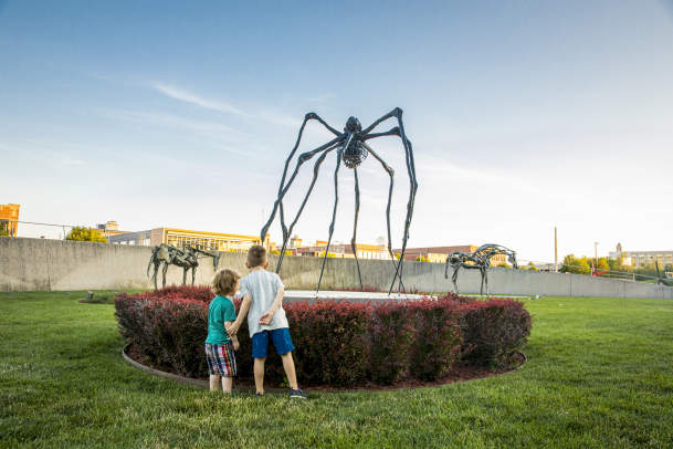 Catch Des Moines - John and Mary Pappajohn Sculpture Park