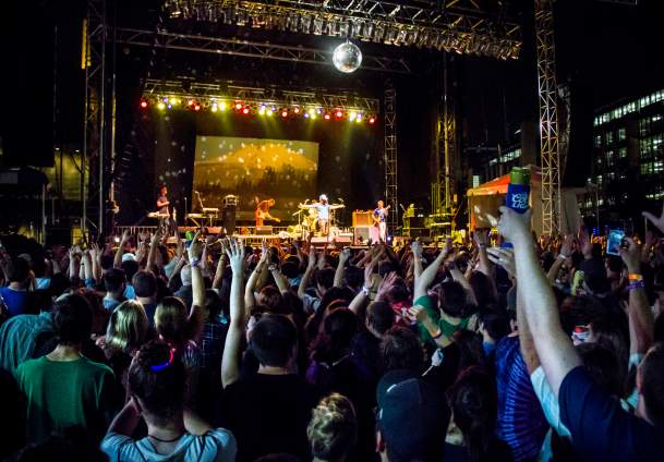 Live Music Crowd