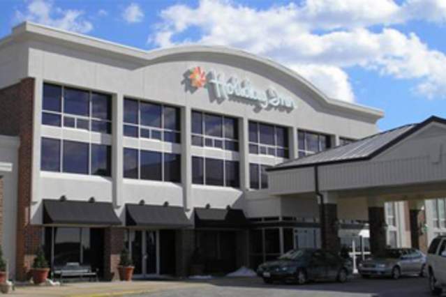 DSM Airport Holiday Inn_400x225