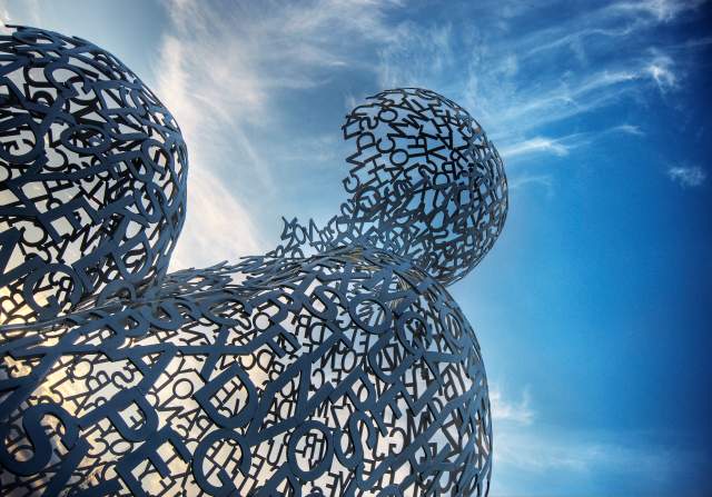 Catch Des Moines - John and Mary Pappajohn Sculpture Park