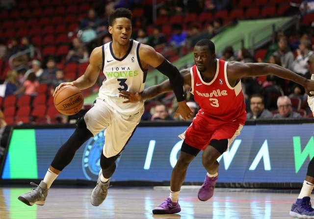 Catch Des Moines - Iowa Wolves