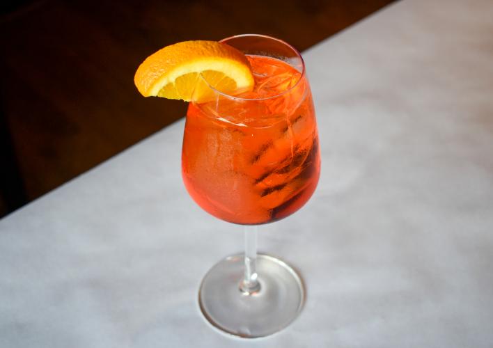 Happy Hour - Aperol Spritz