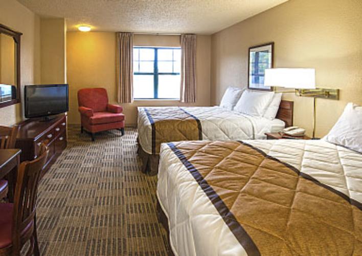 ExStay-Lom-YTC-PRIMARY-FOR-WEB.jpg