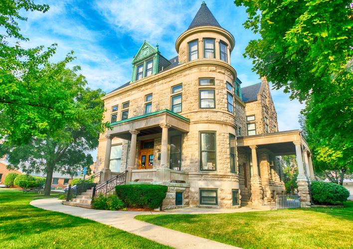 Glos Mansion exterior_HDR.jpg