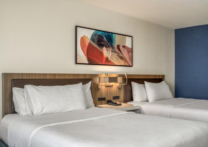 Queen Bed Room