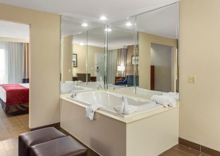 Premium Jacuzzi Suite