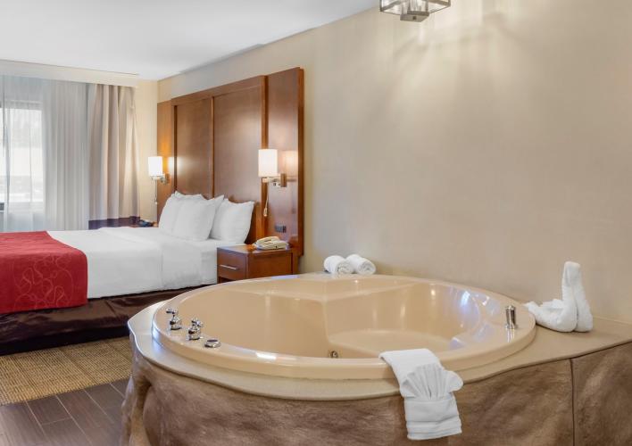 Premium Jacuzzi Suite