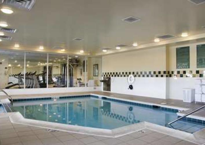 Hilton Garden Inn Addison Pool 2
