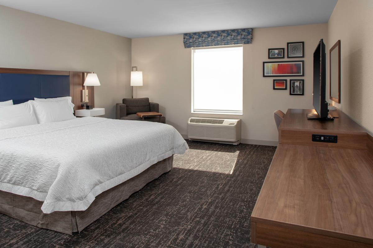 Hampton Inn & Suites Chicago - Burr Ridge