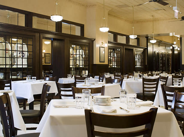 Harry-Caray's-Dining.jpg