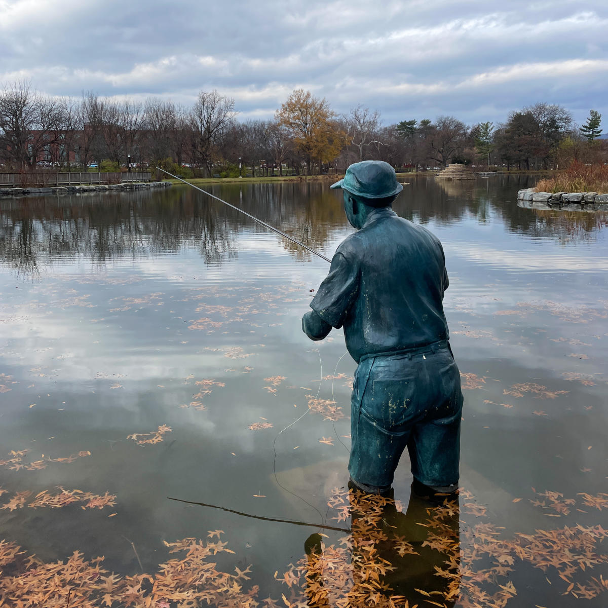 Lefty Kreh Statue