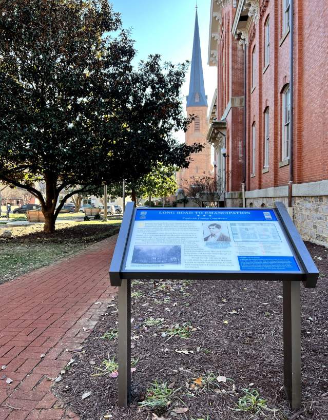 Civil War Trails marker at City Hall
