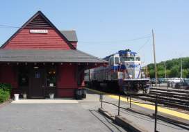 MARC Train coming into the Brunswick Train Station