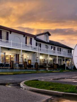 Carriage House Inn