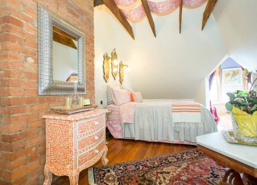 The Poets Loft Room at the 10 Clarke Place Bed & Breakfast in Frederick, MD