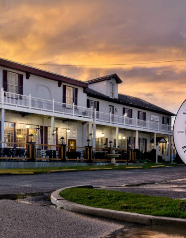 Carriage House Inn