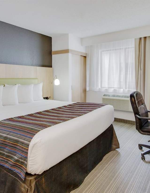 Country Inn & Suites King Room