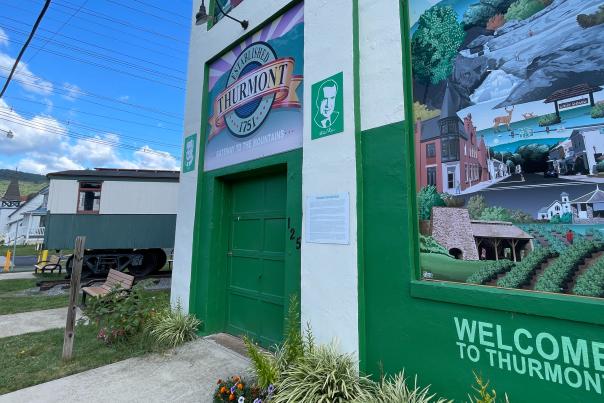 Thurmont Mural and Trolley