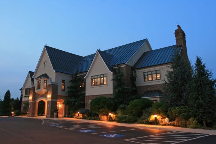 Exterior of Dutch's Daughter