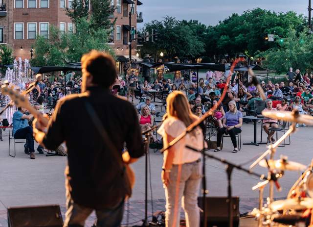 Grapevine Main LIVE! | Windy City - Chicago Tribute